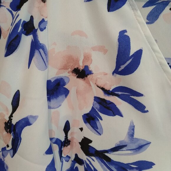 New with Tags Torrid Floral Top - Picture 4 of 6